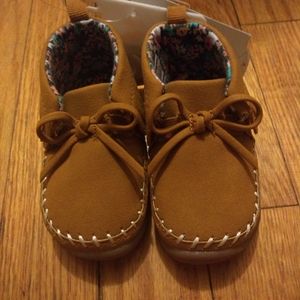 NWT! Baby girl Moccasin boots